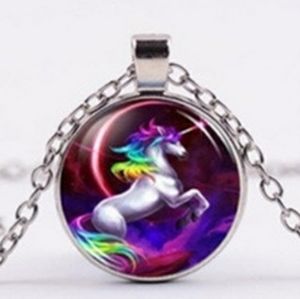 New Stunning Pendant with Free 18" Chain!